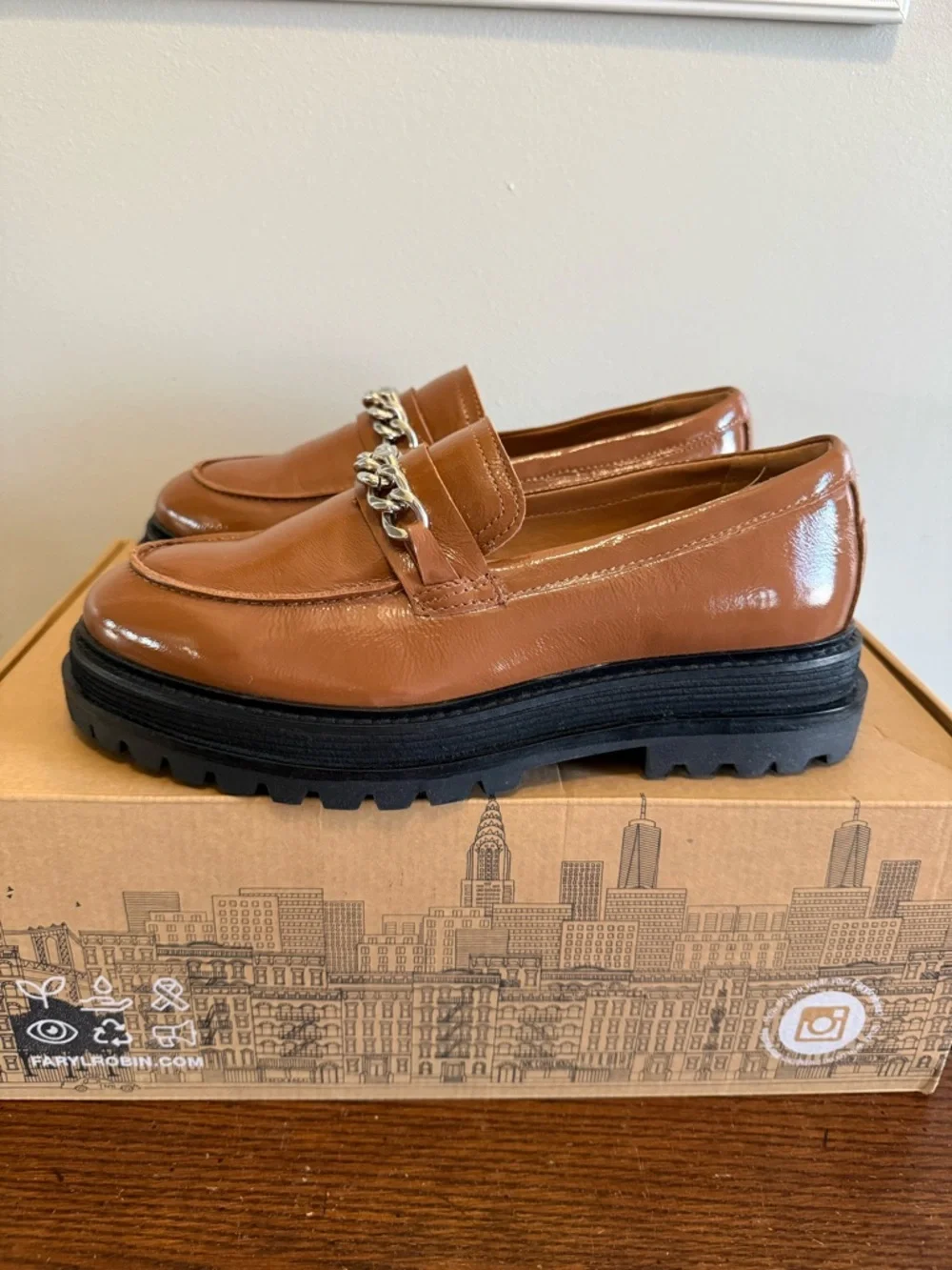 Faryl Farylrobin Raine Brown Cognac Patent Chain Loafers NEW‎